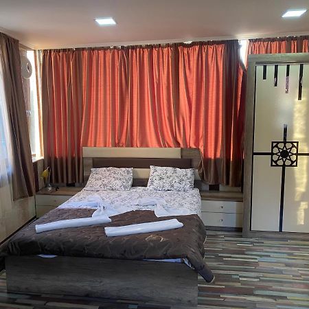 Gardenie Apartment Kutaisi Bagian luar foto