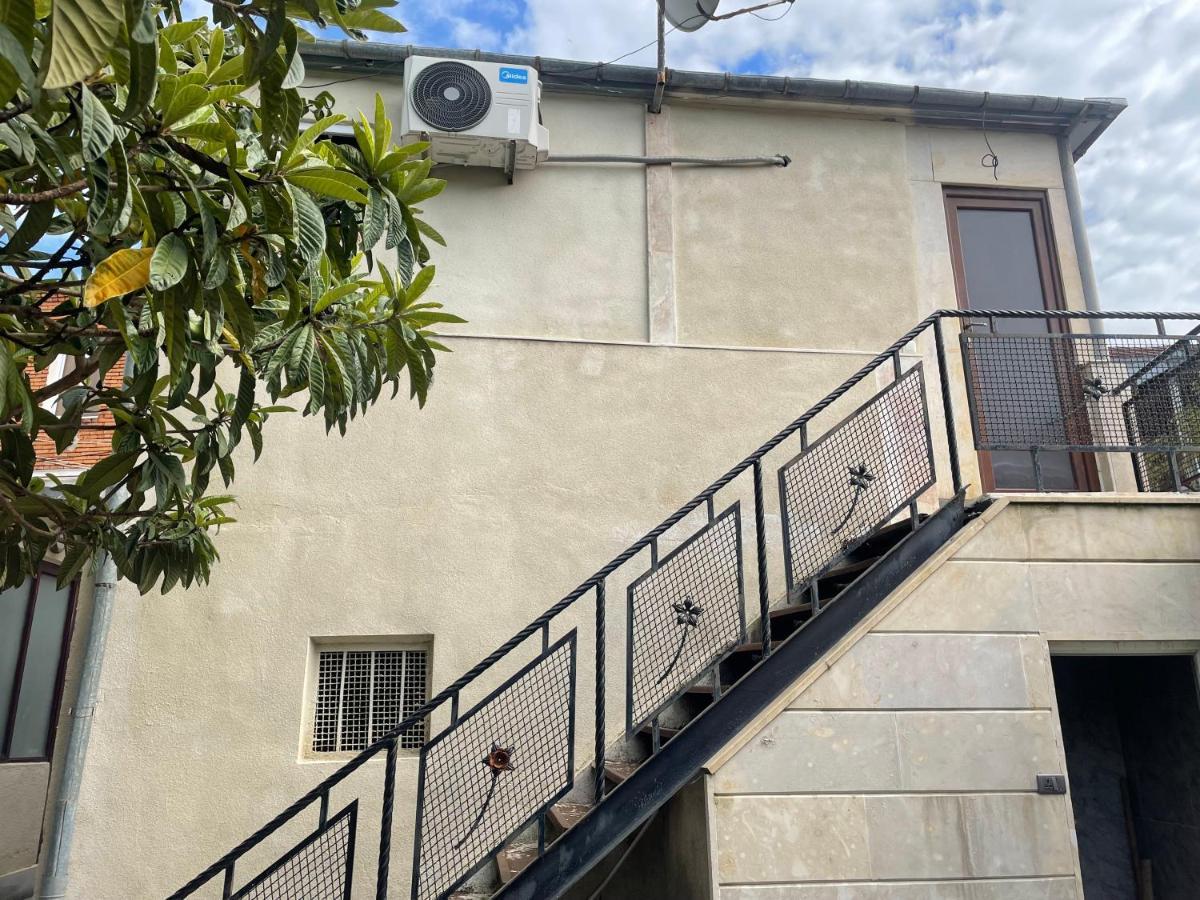 Gardenie Apartment Kutaisi Bagian luar foto