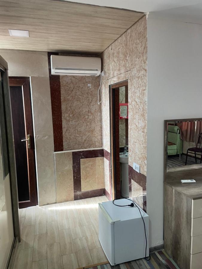Gardenie Apartment Kutaisi Bagian luar foto